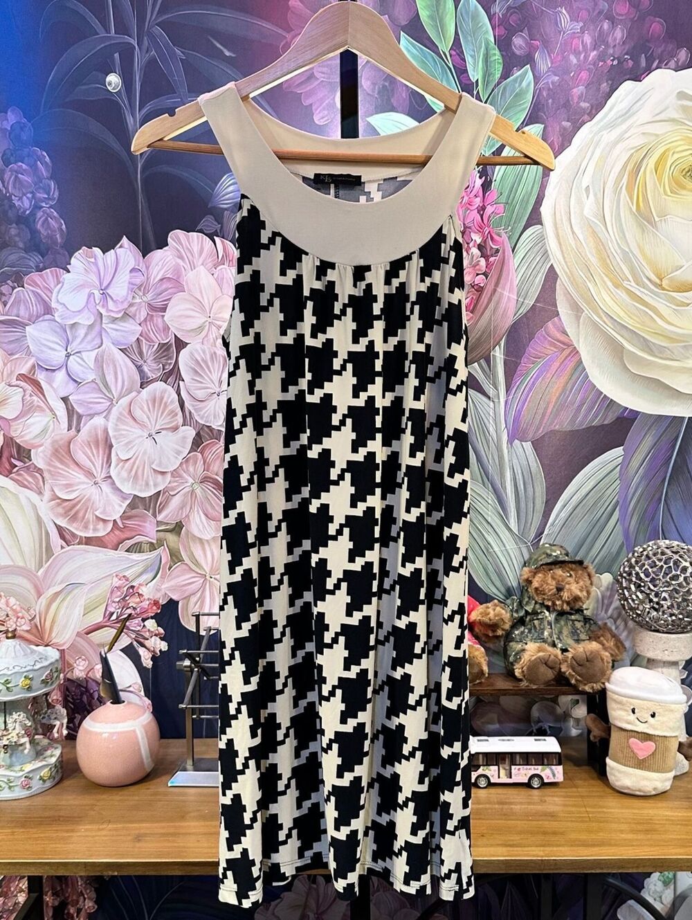 KLd. Signature Medium Sleeveless Shift Dress Black White Houndstooth Print
